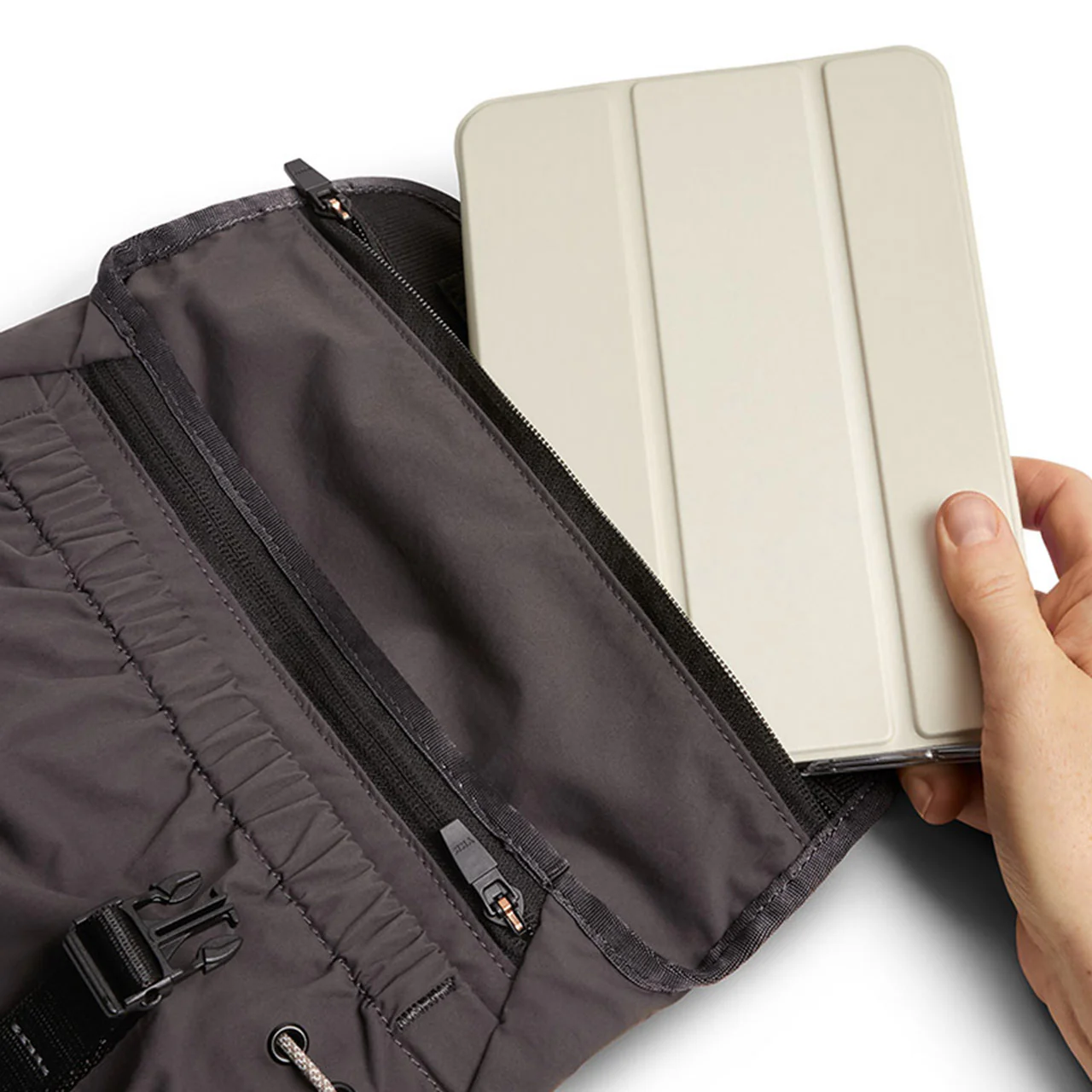 Cinch Mini Messenger Bag 6L - Image 12