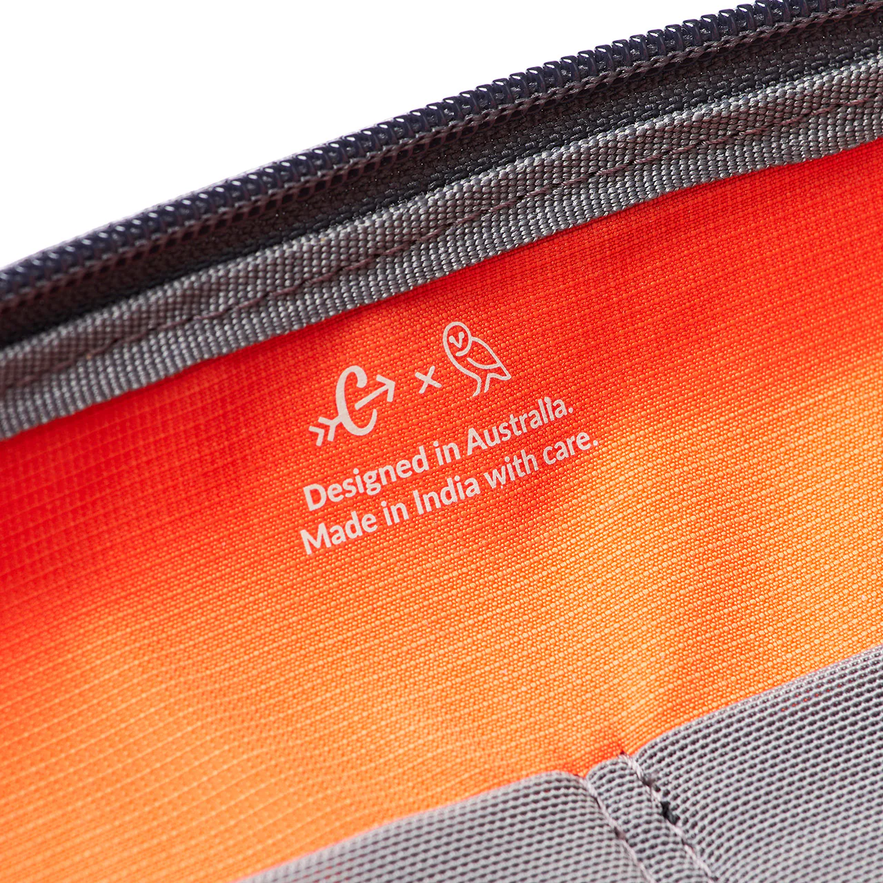 Carryology Essentials Tech Carry Kit - Image 7